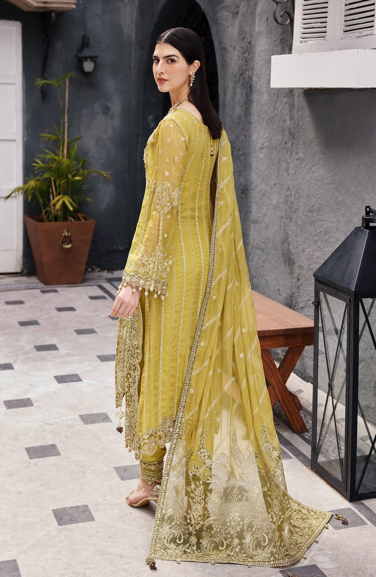 EMAAN ADEEL | Nawabzadi Embroidered '24 | AROOHI