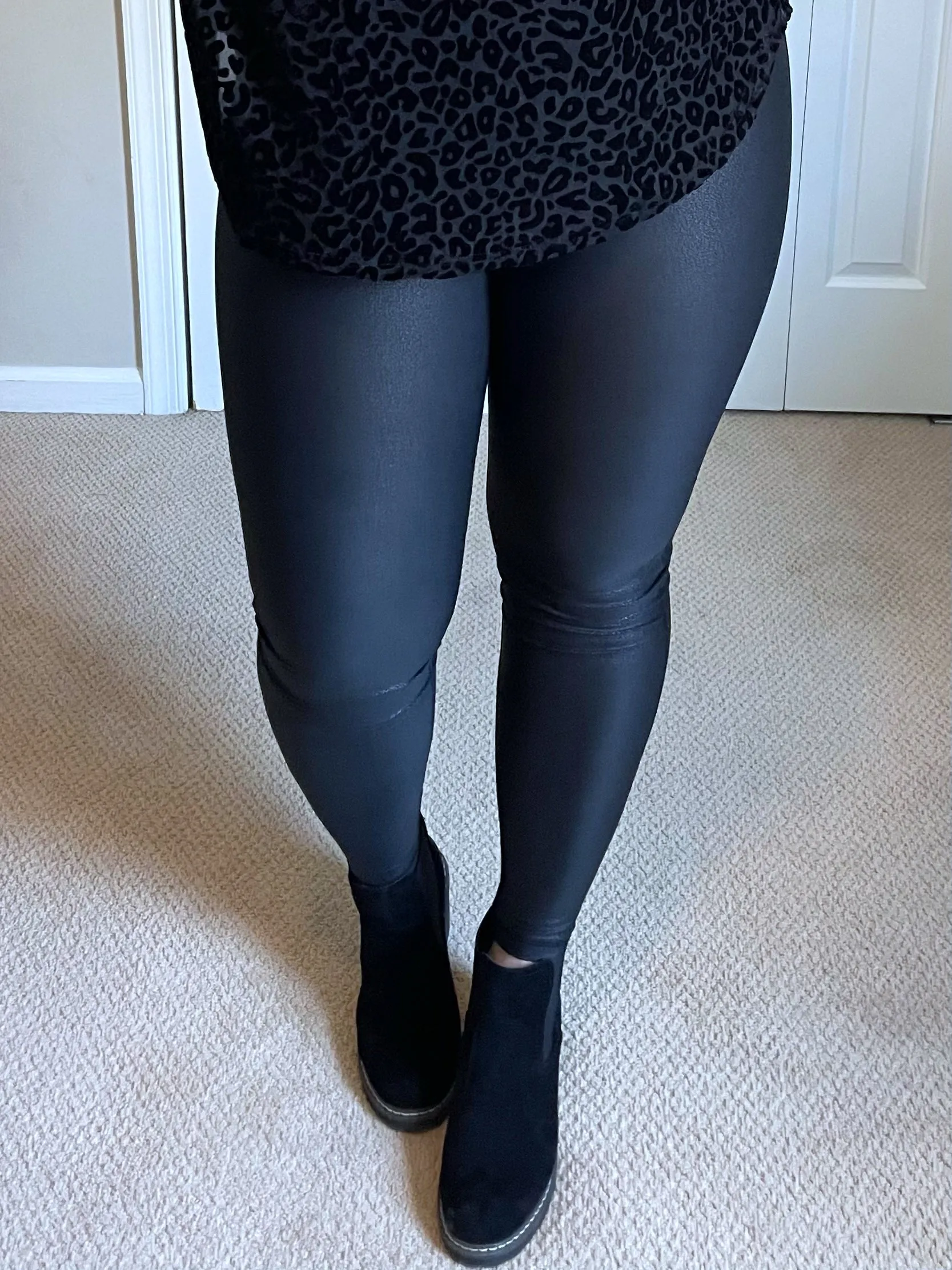 Faux Leather Pebble Leggings in Classy Black