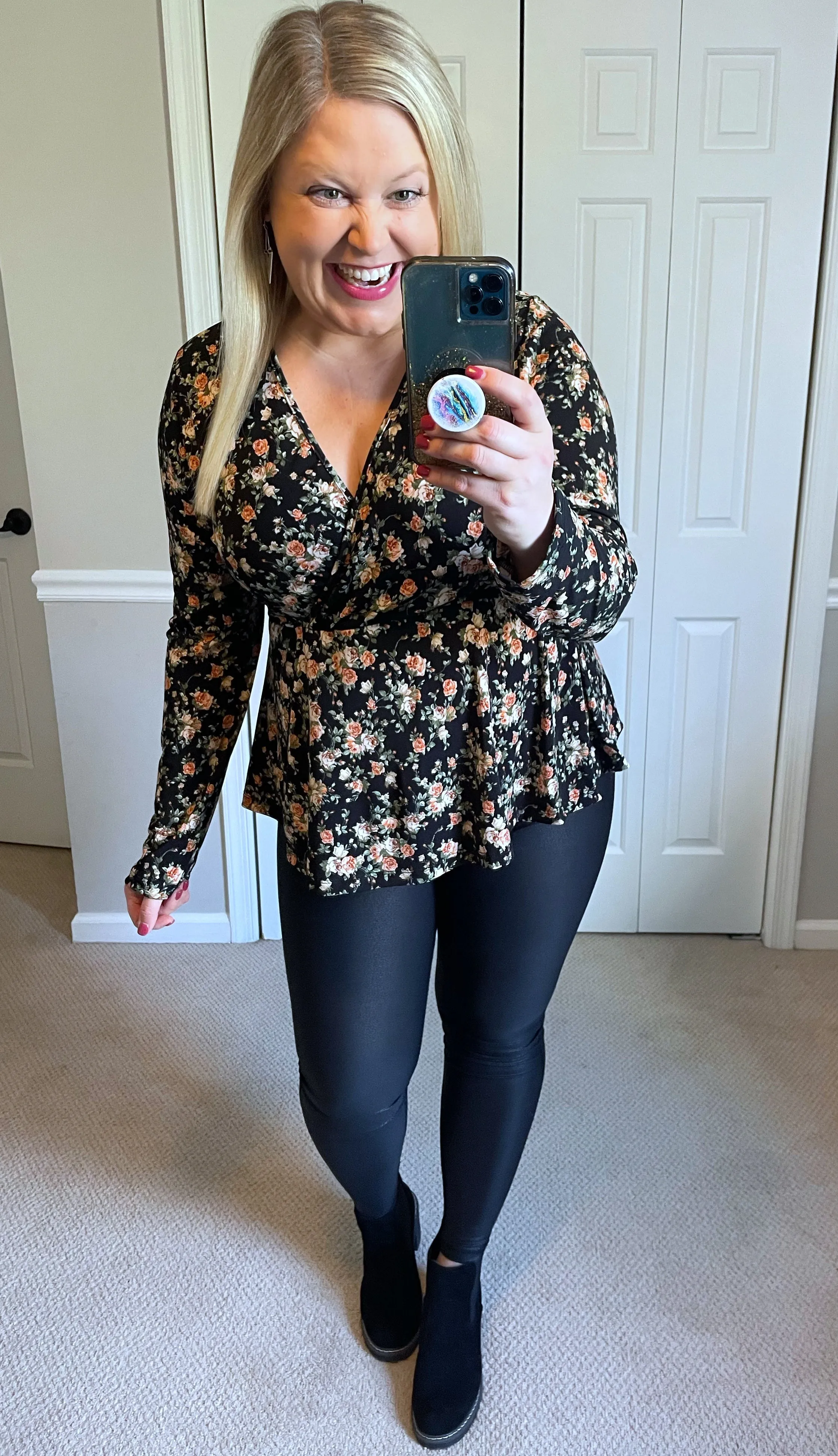 Faux Leather Pebble Leggings in Classy Black
