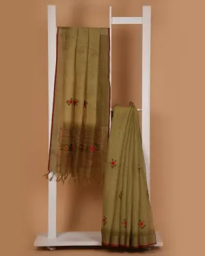 Green Linen Silk Blend Embroidered Saree With Linen Silk Embroidered Blouse