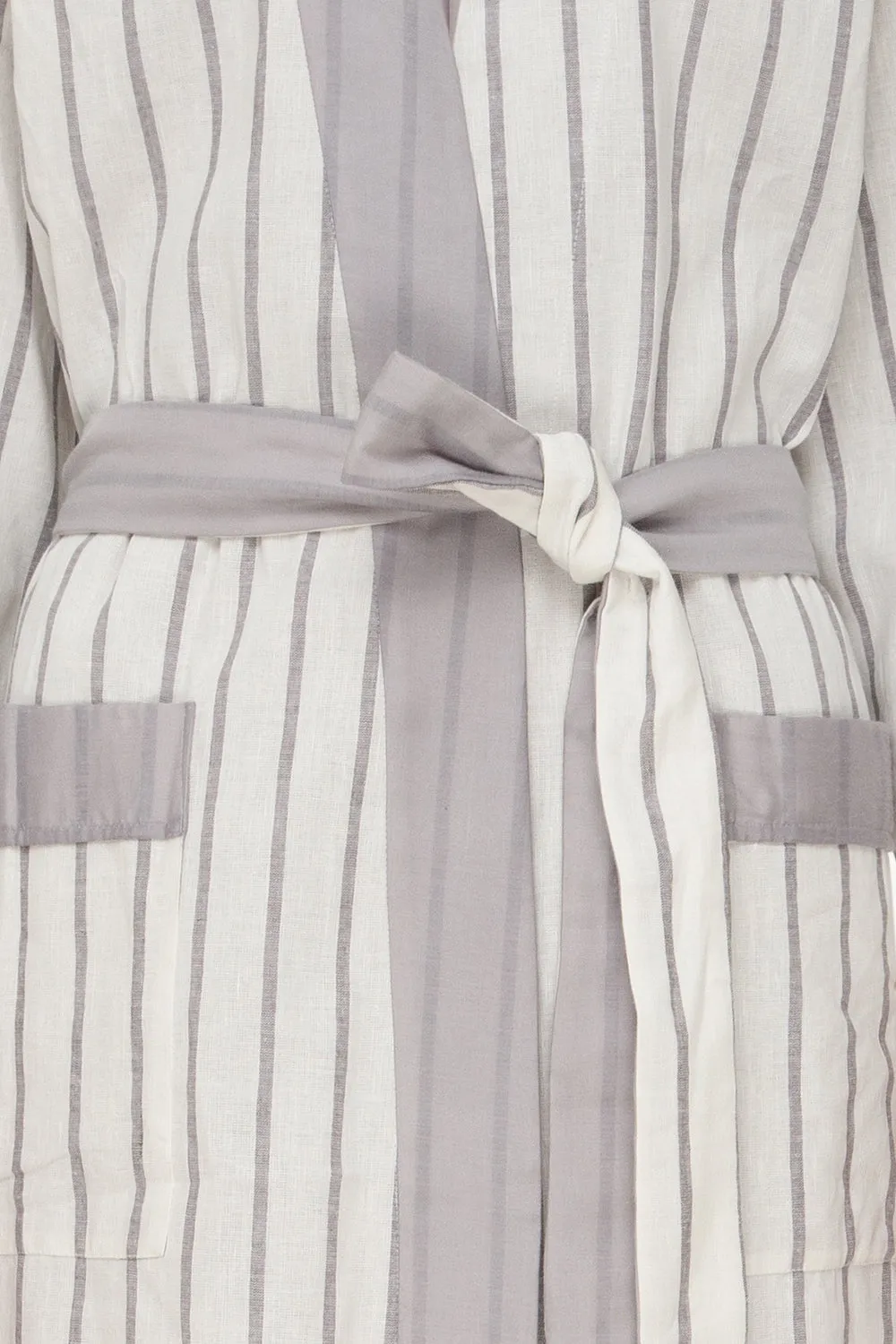 Halos Robe in Dusted Lines on White