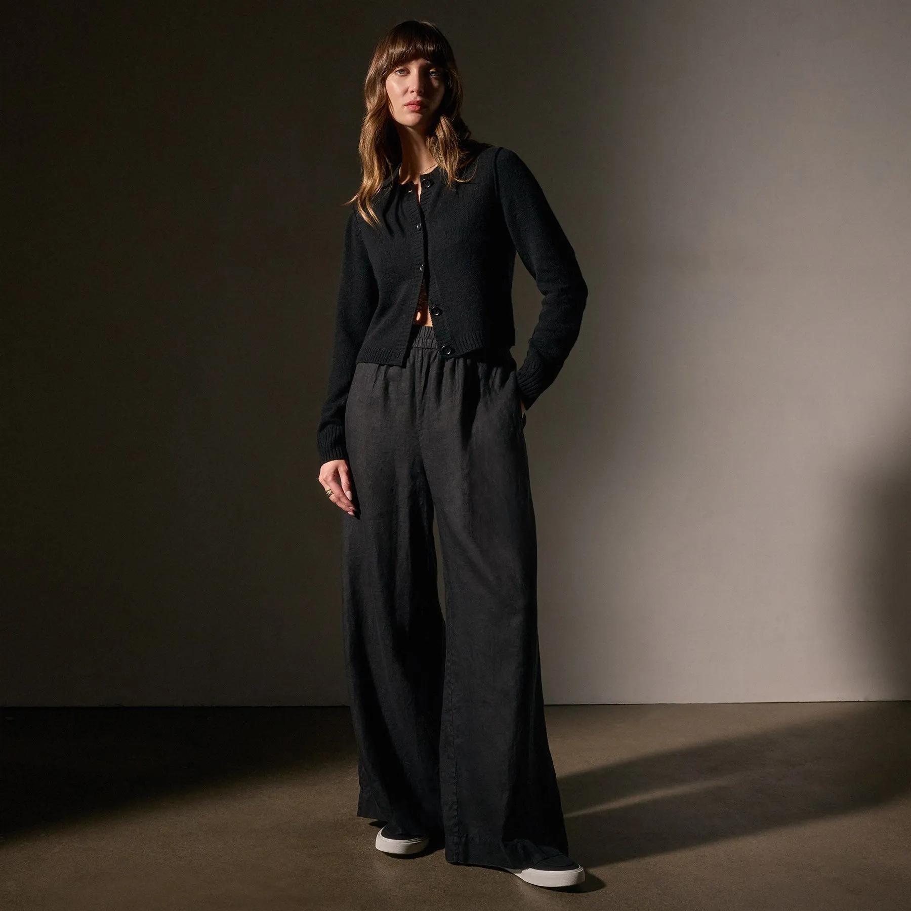 Lightweight Linen Wide Leg Pant - Black