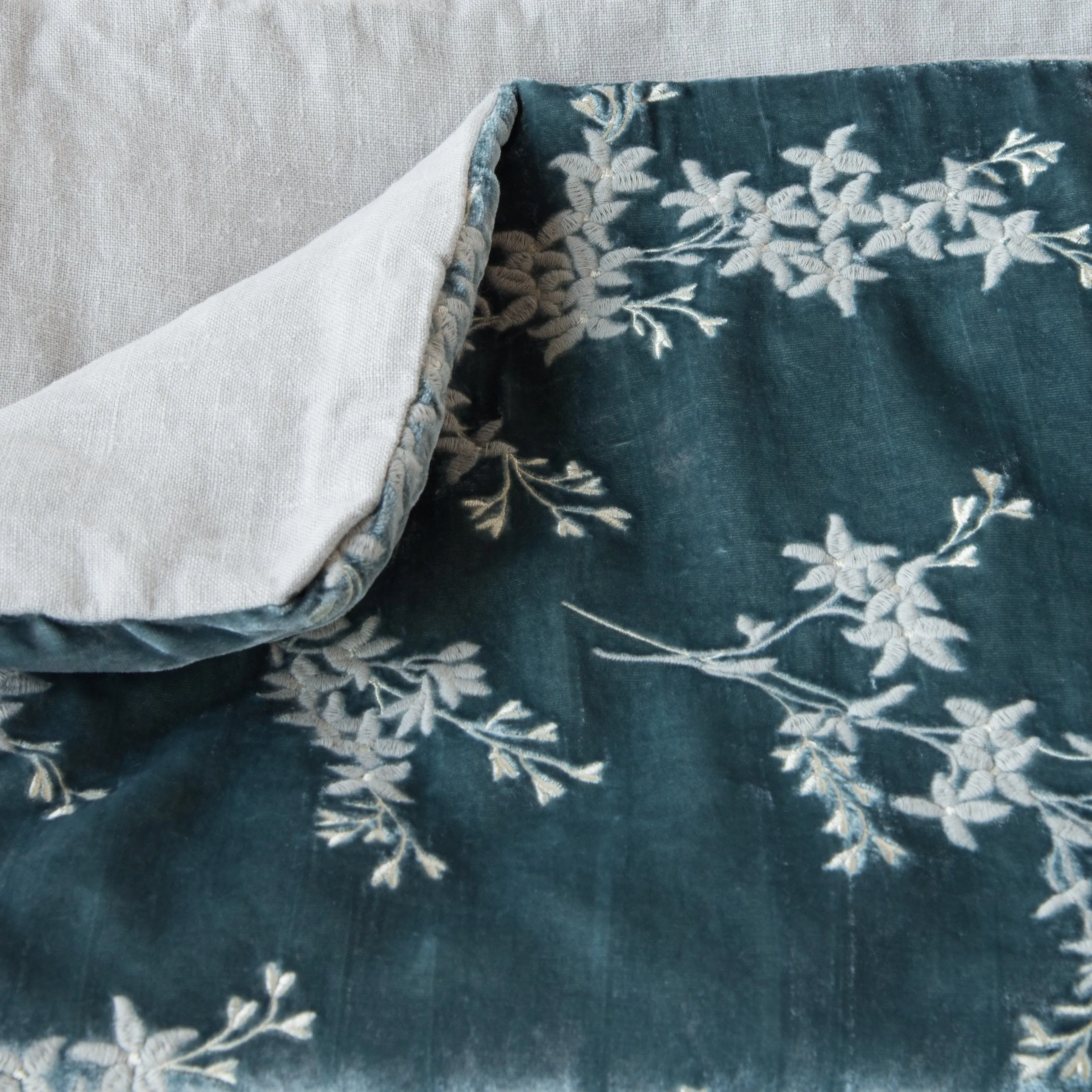 Lynette Blanket