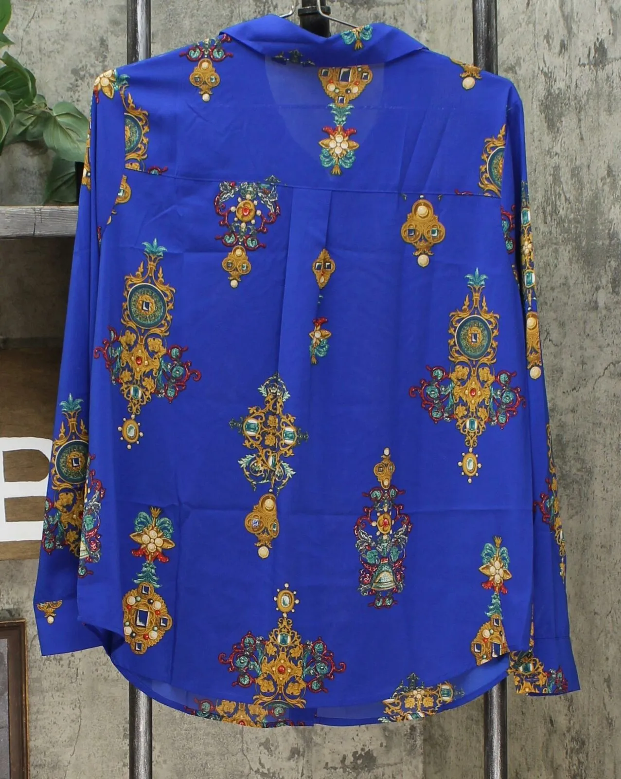 MOTTO Women's Stretch Chiffon Printed Button Front Shirt
