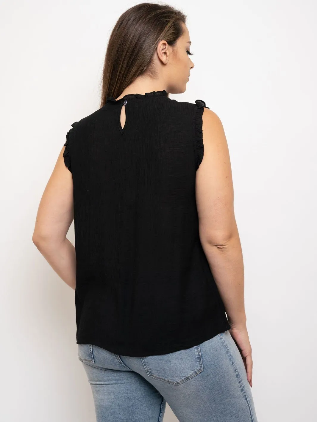 PLUS SIZE SLEEVELESS LACE DETAIL TOP