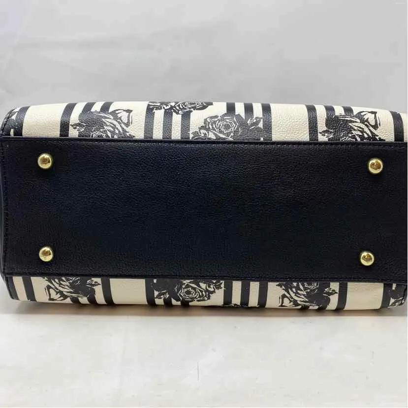 Pre-Owned Betsy Johnson Black/White faux leather Handbag
