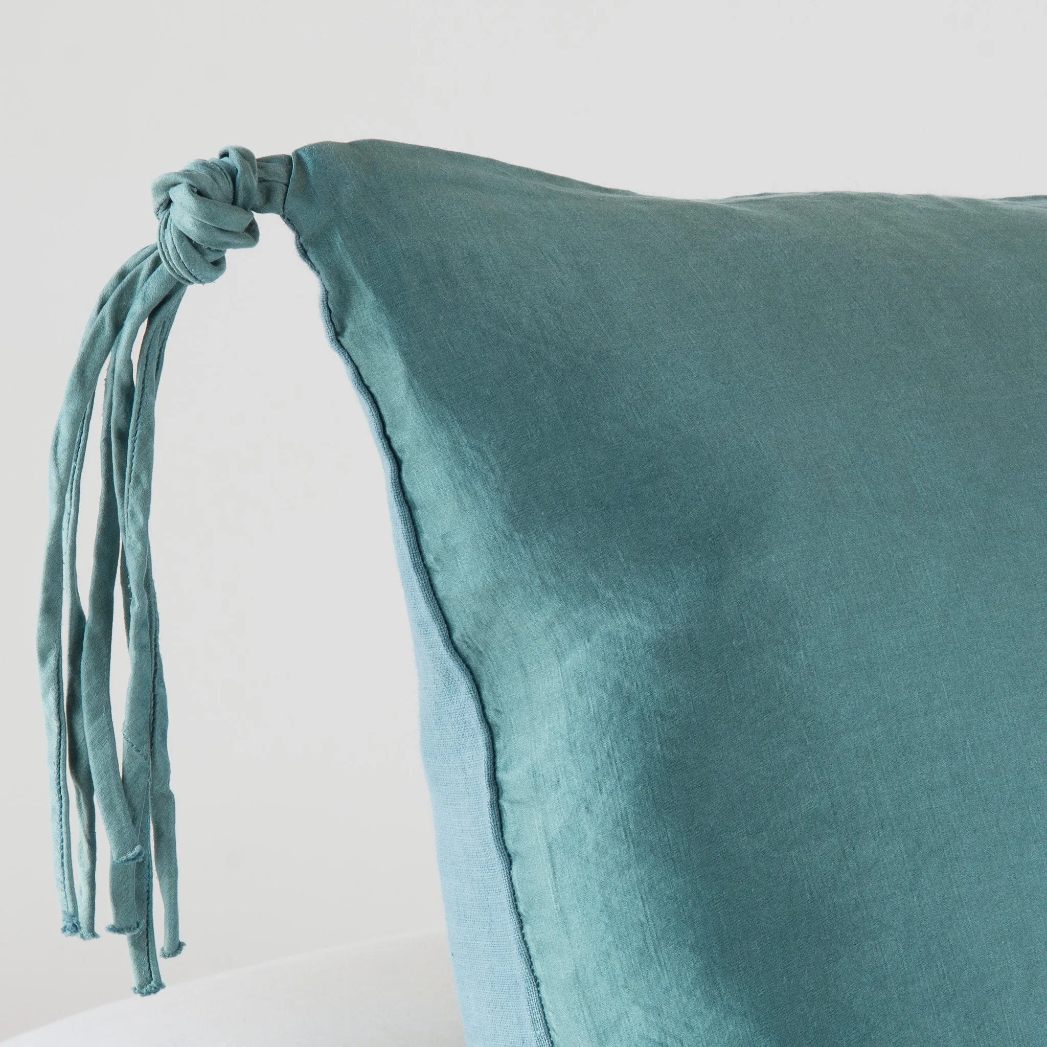 Taline Lumbar Pillow