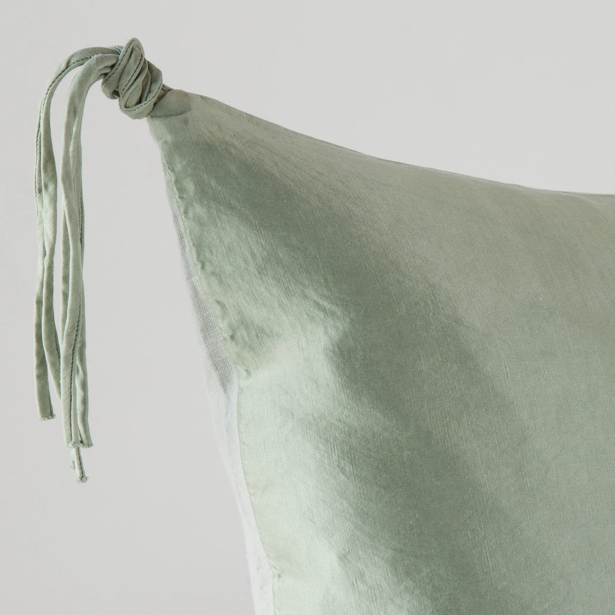 Taline Lumbar Pillow