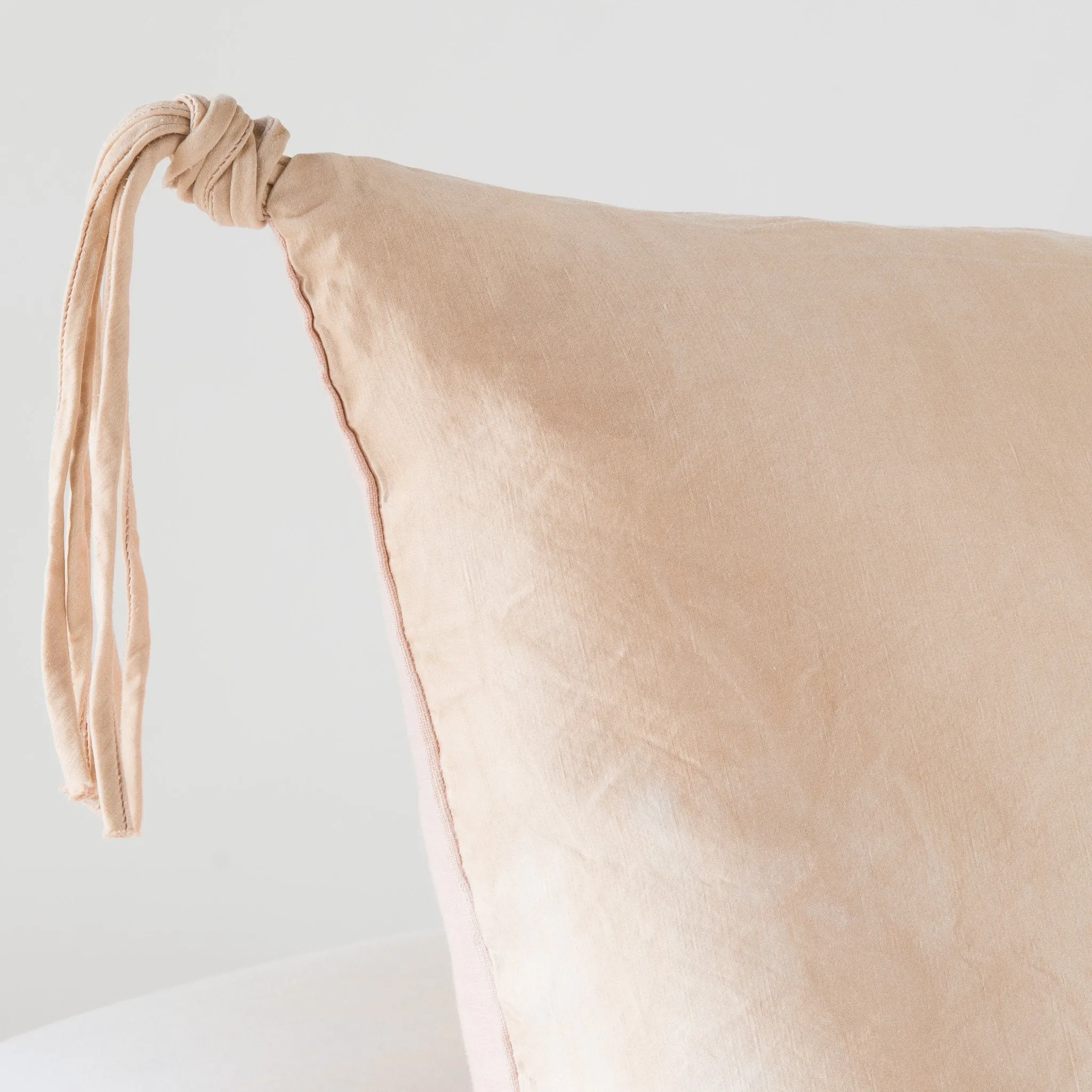 Taline Lumbar Pillow