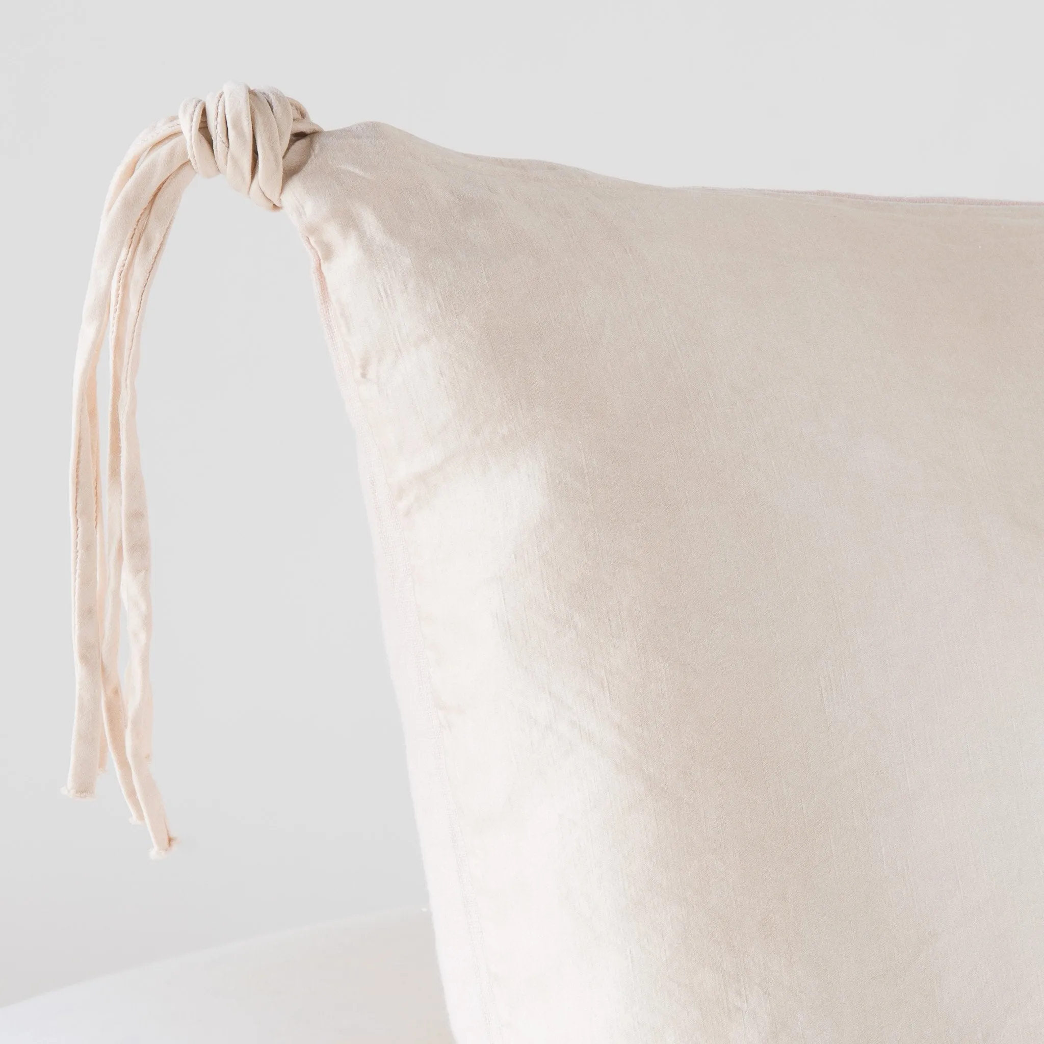 Taline Lumbar Pillow