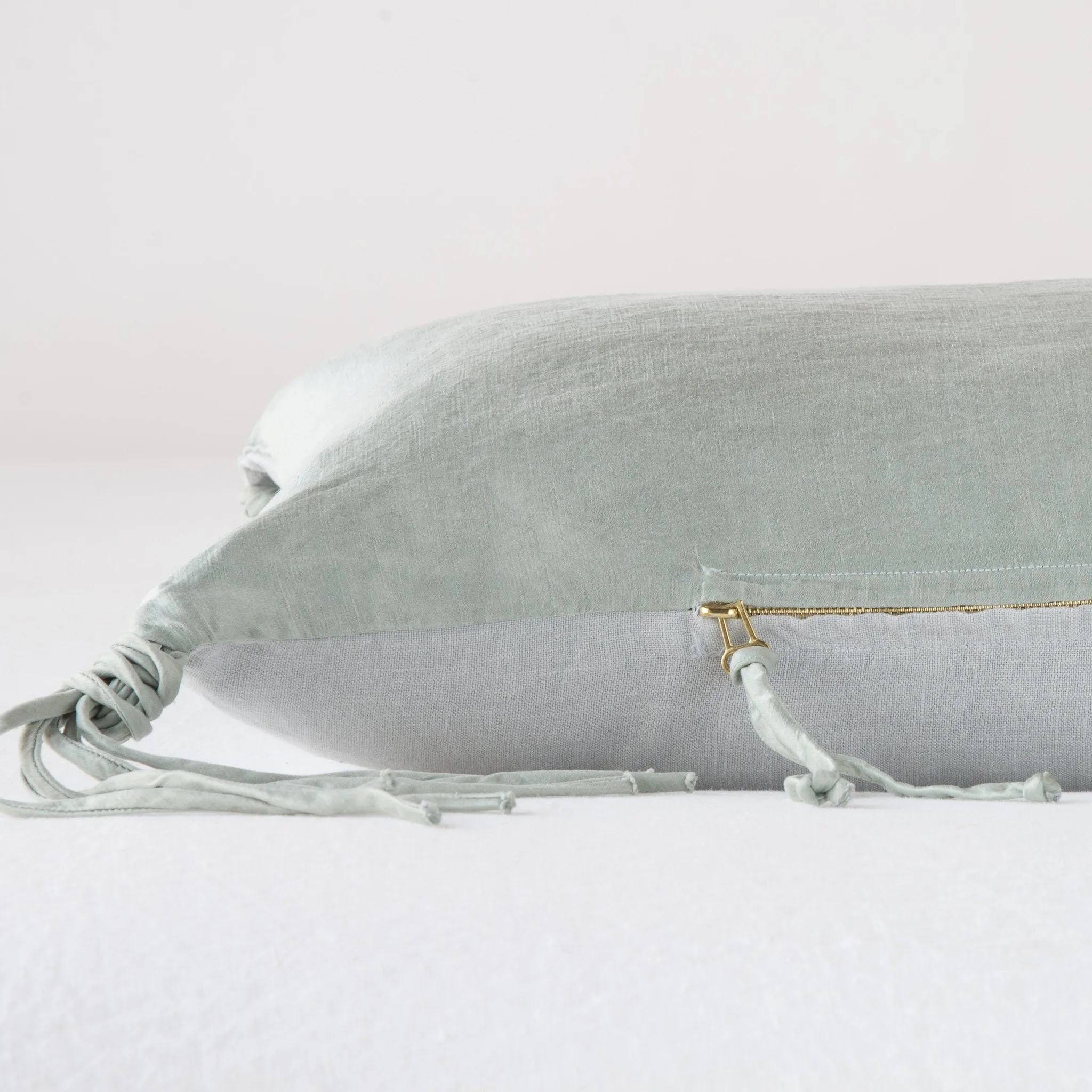 Taline Lumbar Pillow