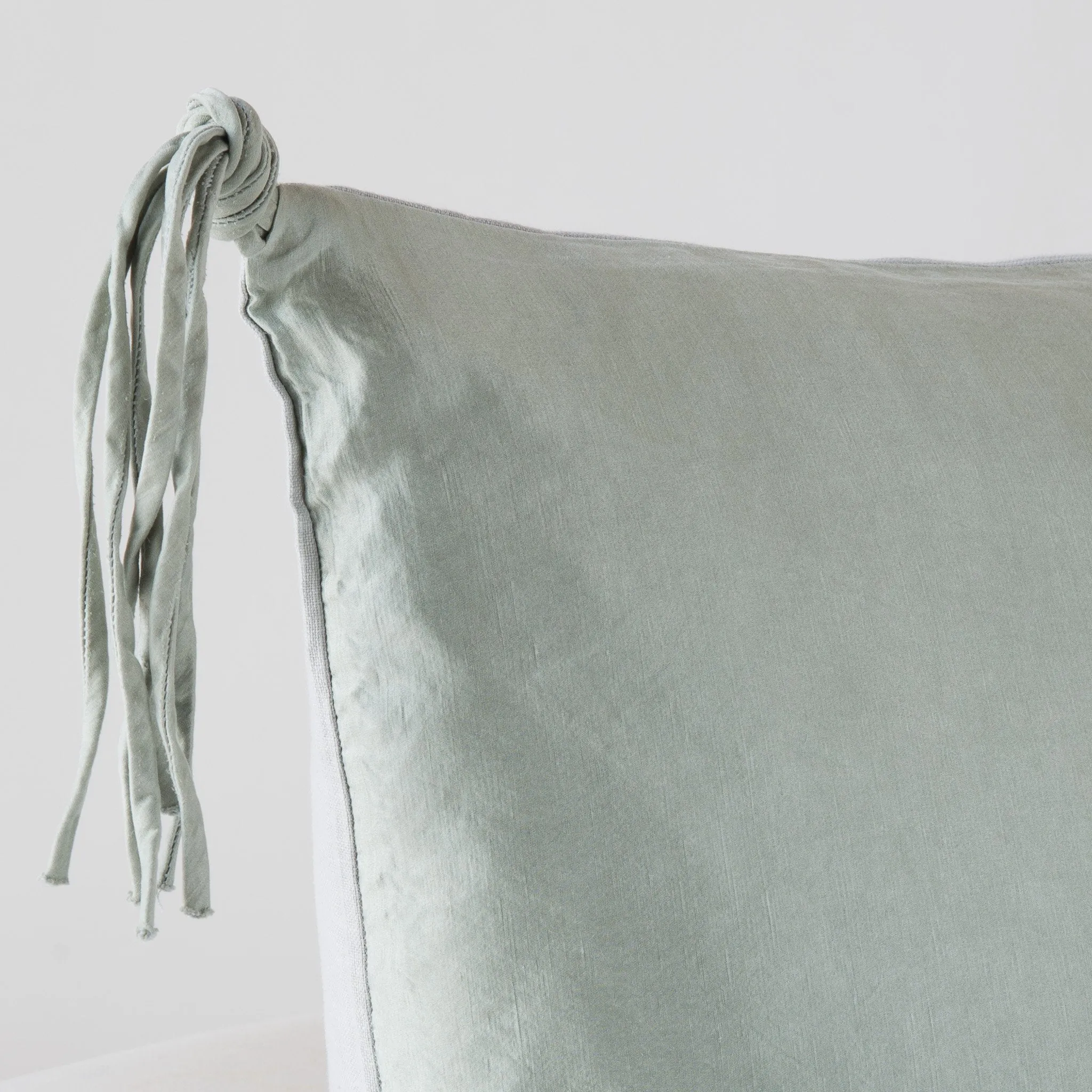 Taline Lumbar Pillow