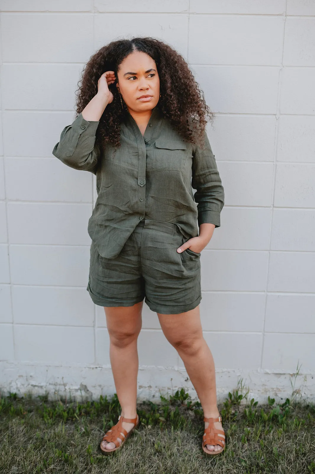 The Gillian Linen Button Shorts - Khaki