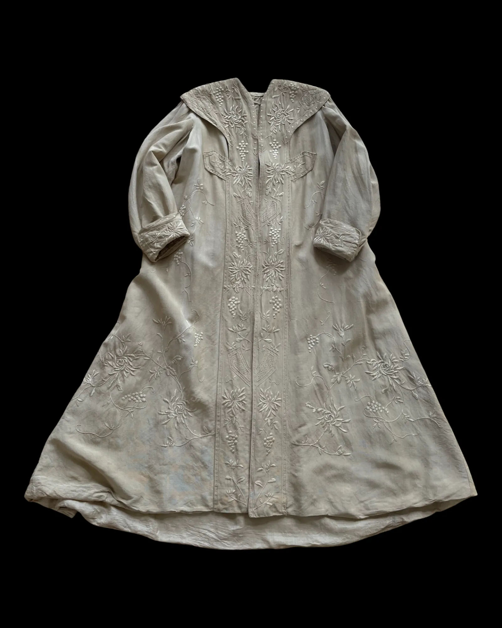 Turn Of The Century Edwardian Ecru Linen & Silk Densely Embroidered Coat