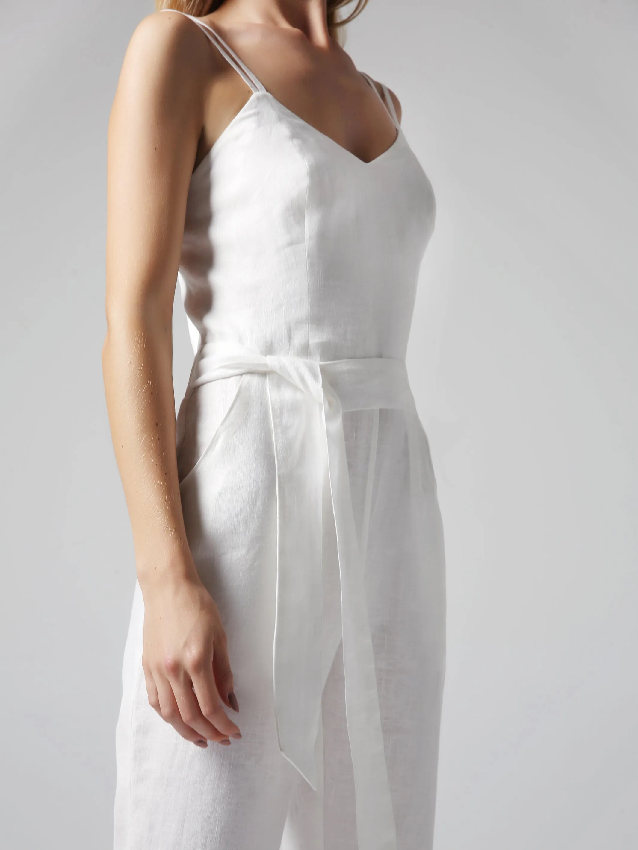 Visaltes Belted White Jumpsuit