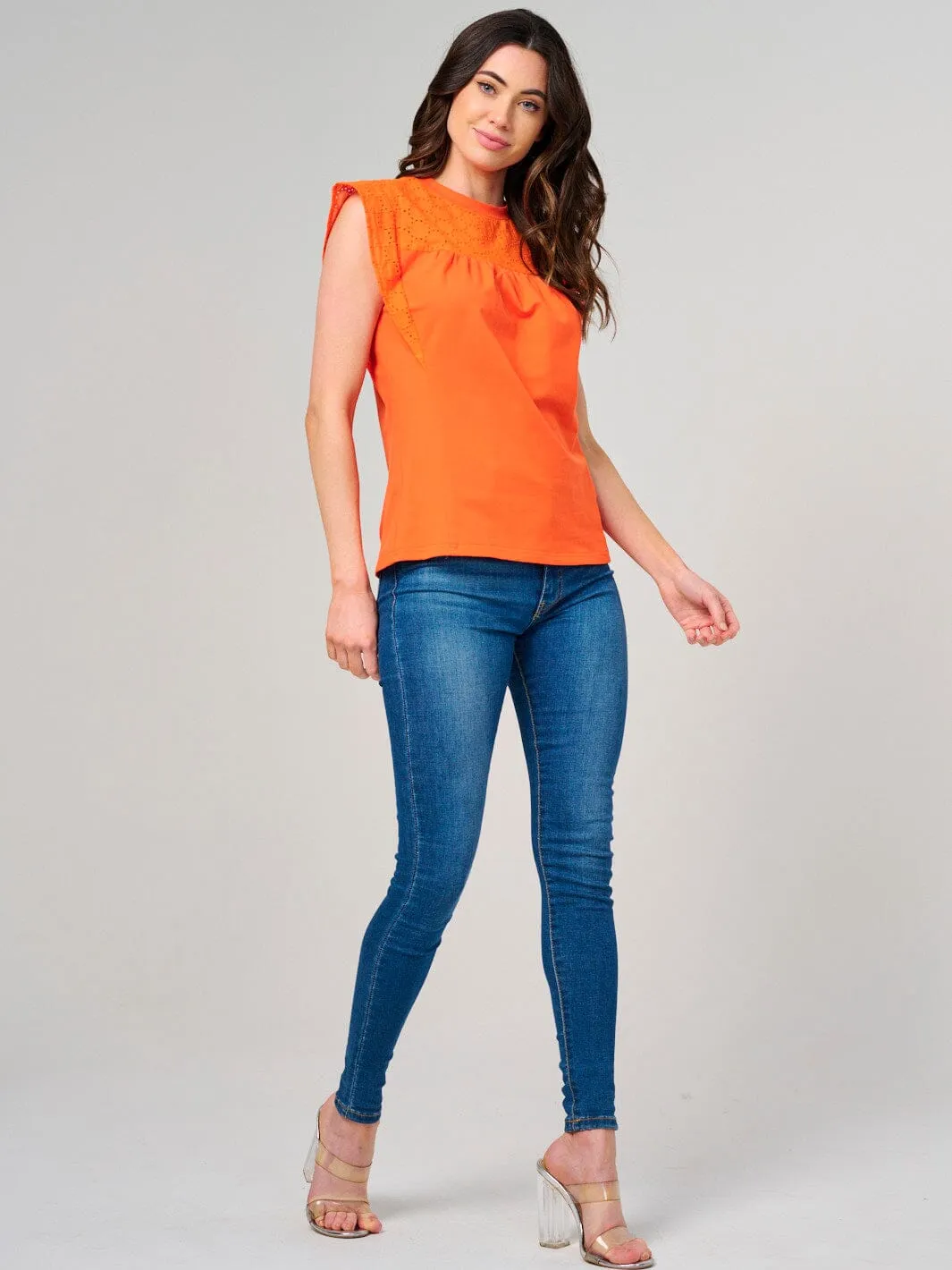 WOMEN'S SLEEVELESS EYELET TOP