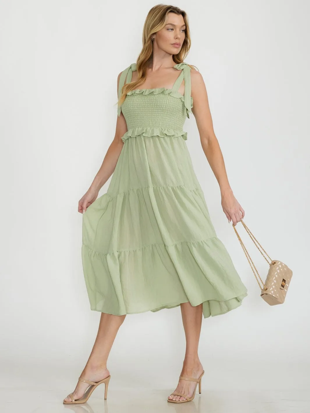 WOMEN'S SLEEVELESS RUFFLE TIERED SMOCK MIDI DRESS